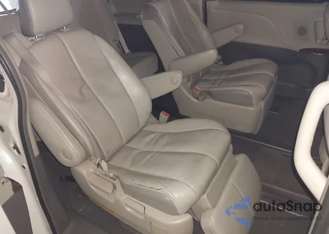 2011 Toyota Sienna Limited z USA, uszkodzony, nr VIN 5TDDK3DCXBS005286